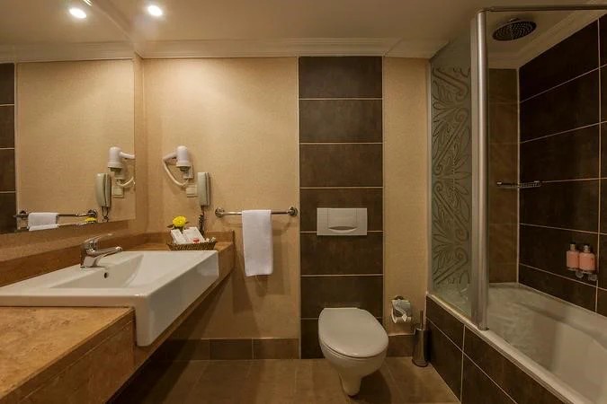 Standard Room Land View!