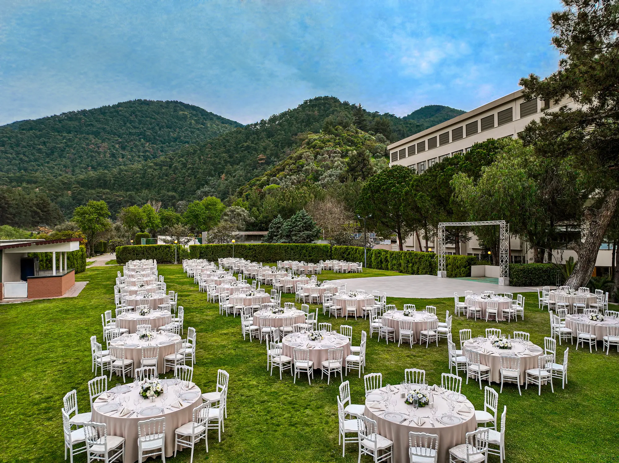 СВАДЬБЫ & ПРИЁМЫ!