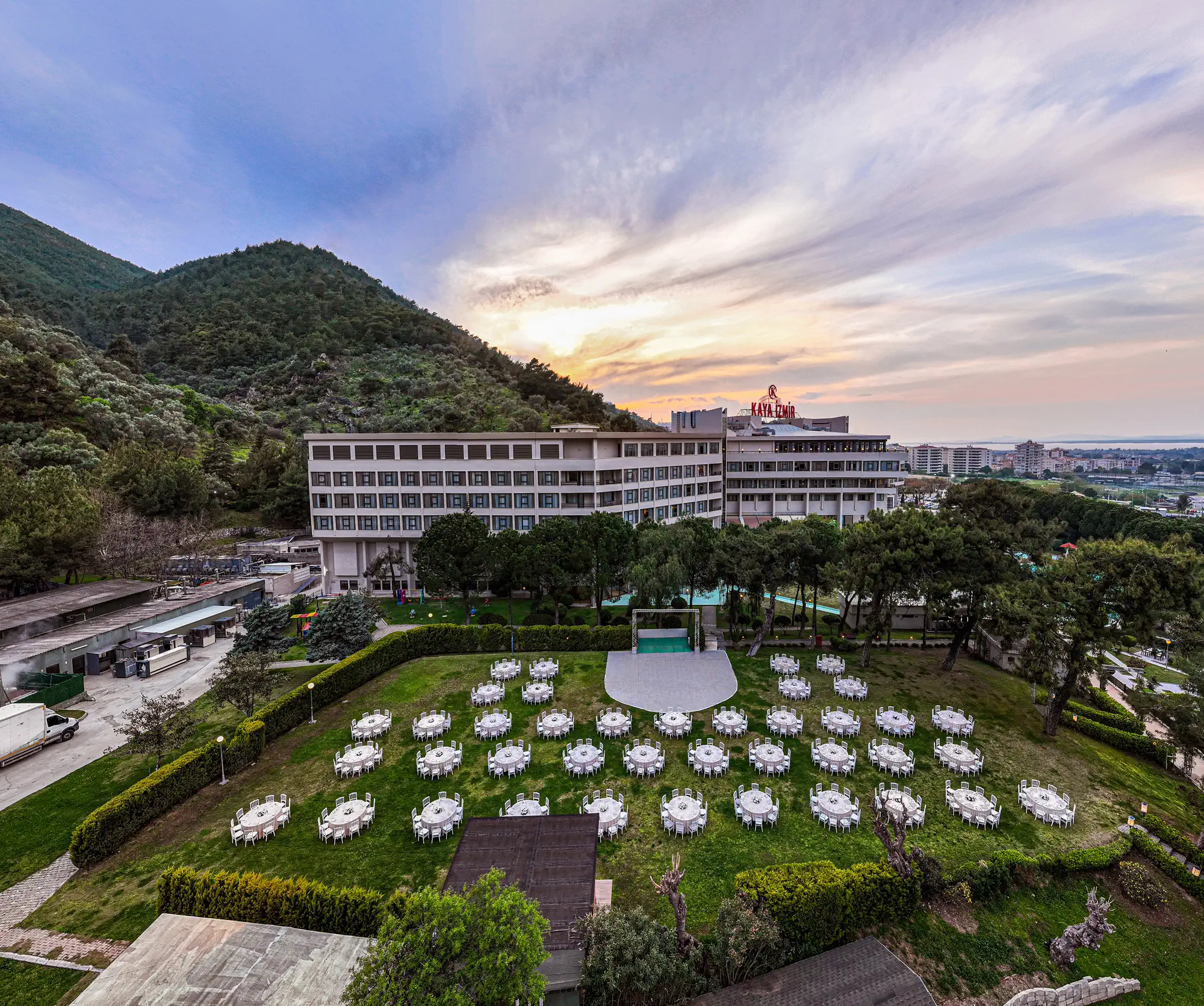 СВАДЬБЫ & ПРИЁМЫ!