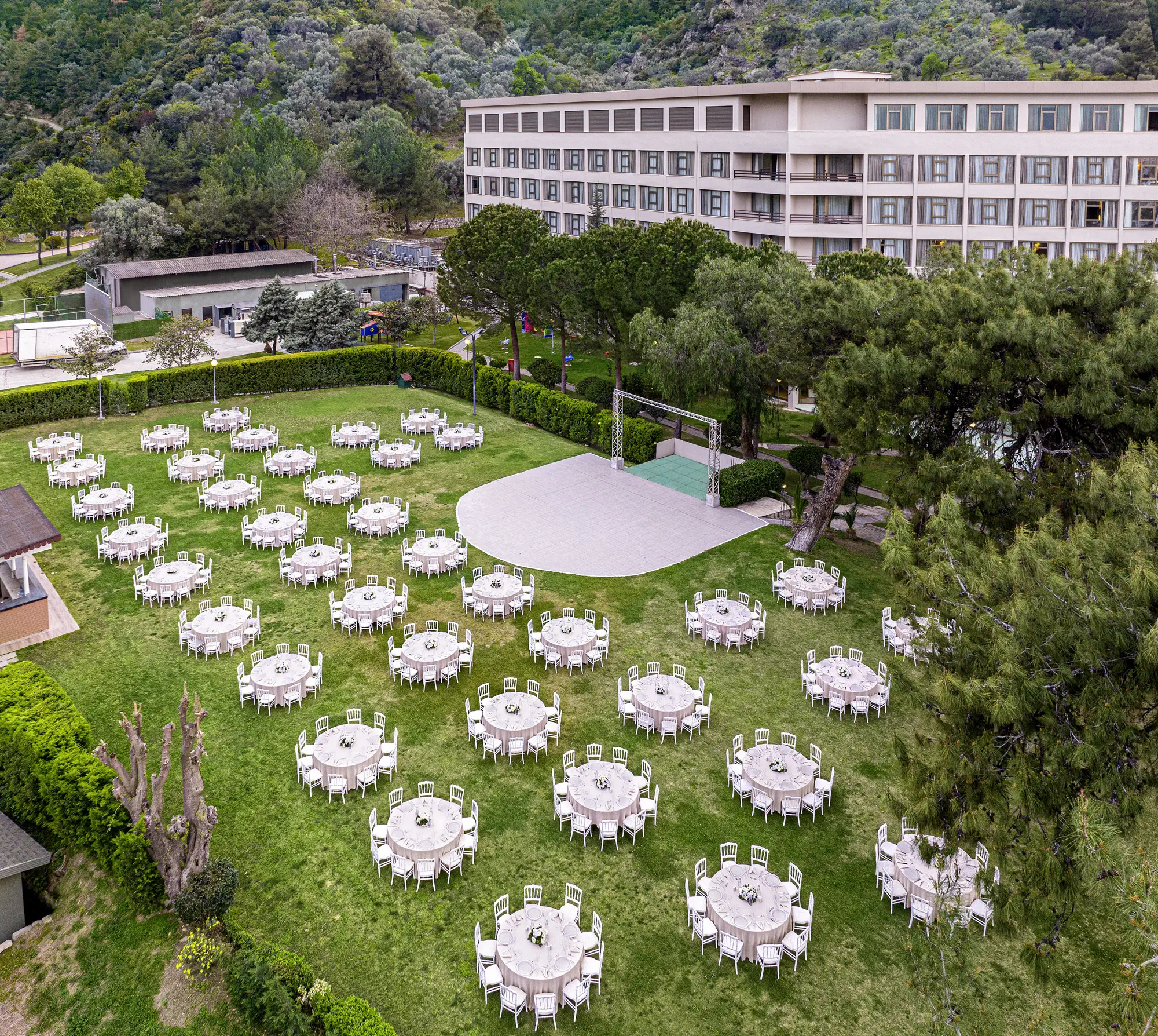 СВАДЬБЫ & ПРИЁМЫ!